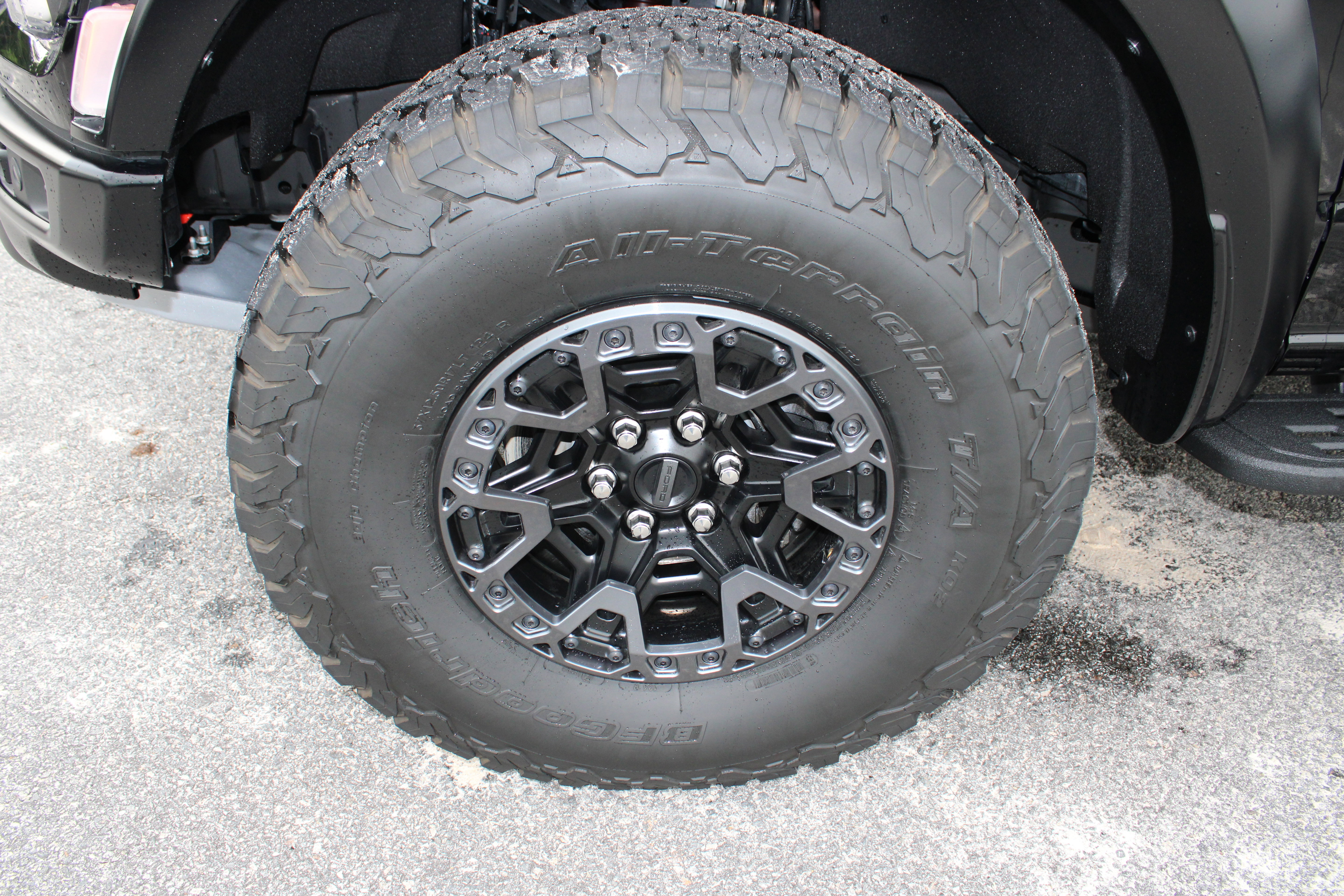 Used 2025 Ford F150 Raptor w/ Equipment Group 803A Raptor R AWD/4WD image 13
