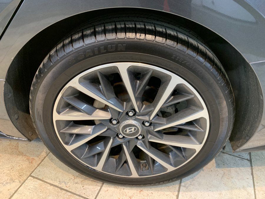 Used 2023 Hyundai Sonata Limited w/ Cargo Package FWD image 11