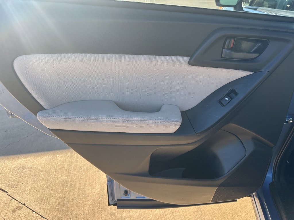 Used 2015 Subaru Forester 2.5i Premium image 23