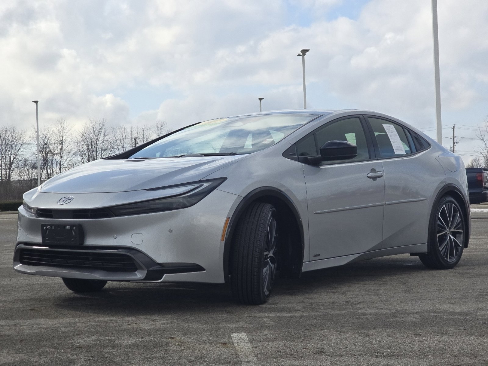 Used 2023 Toyota Prius XLE image 19