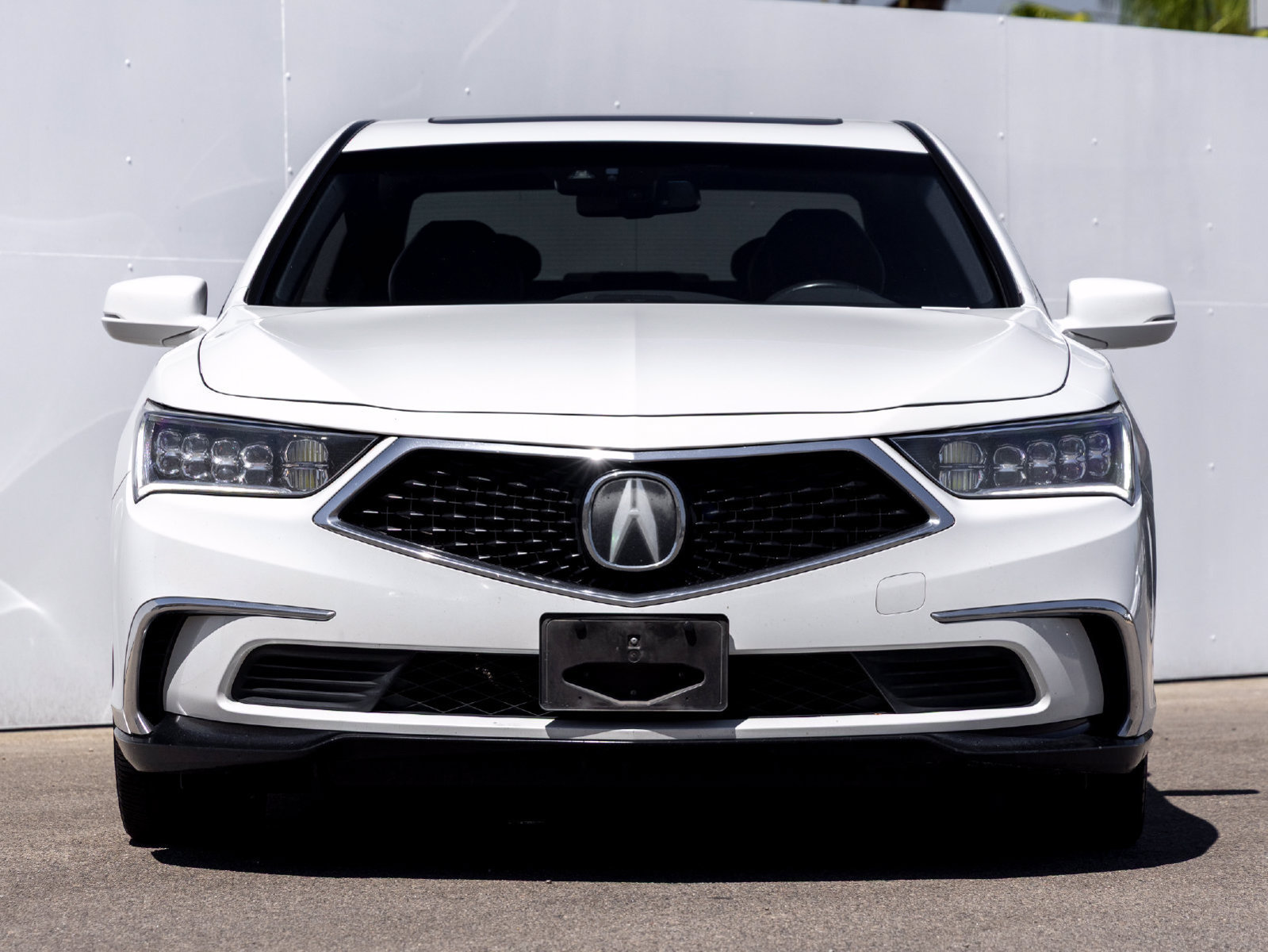 Used 2018 Acura RLX w/ Technology Package FWD image 3