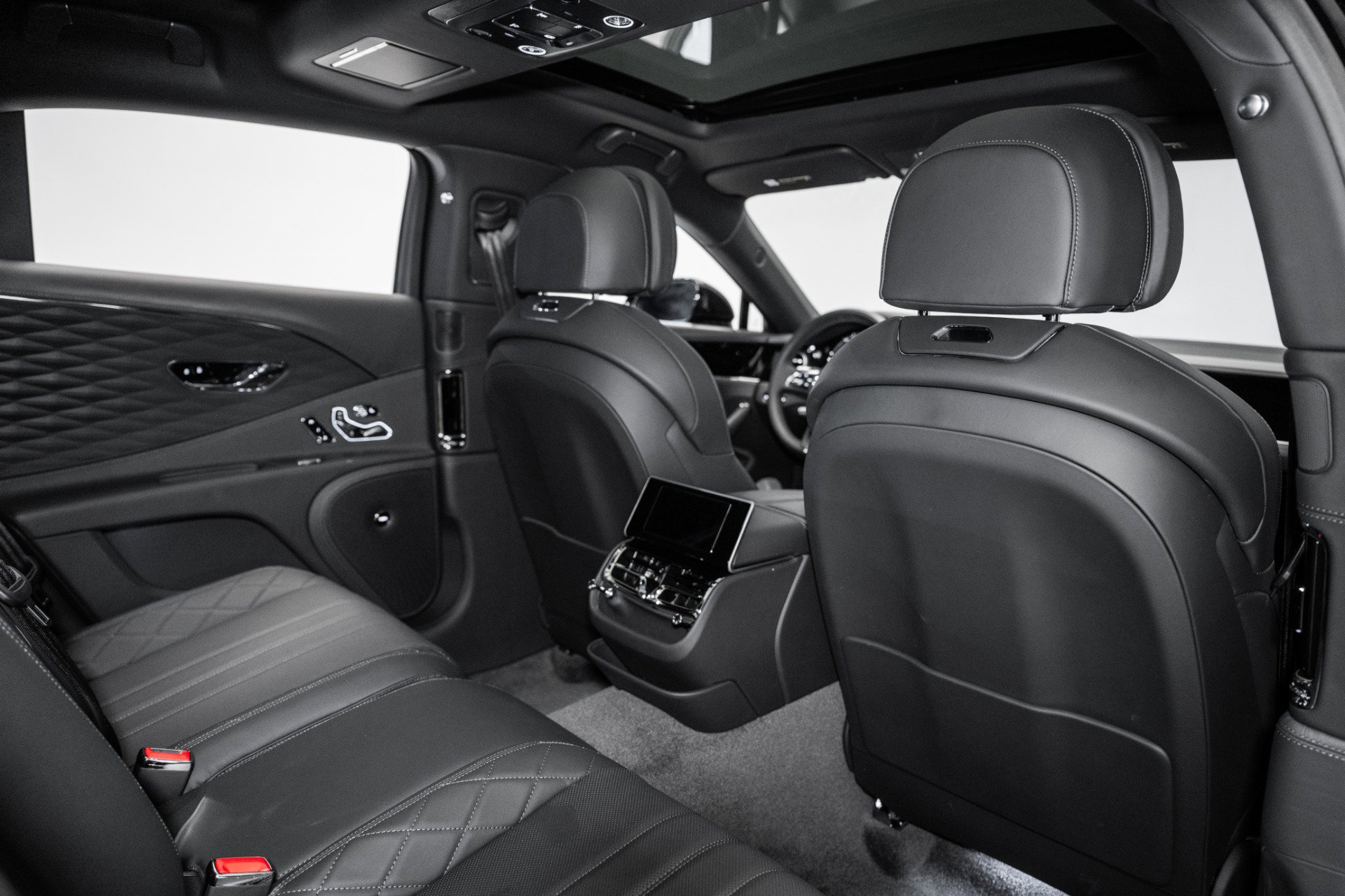 Used 2024 Bentley Flying Spur W12 image 26