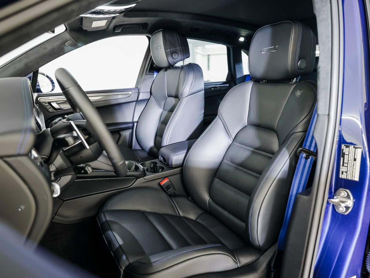 New 2026 Porsche Macan GTS AWD/4WD image 5