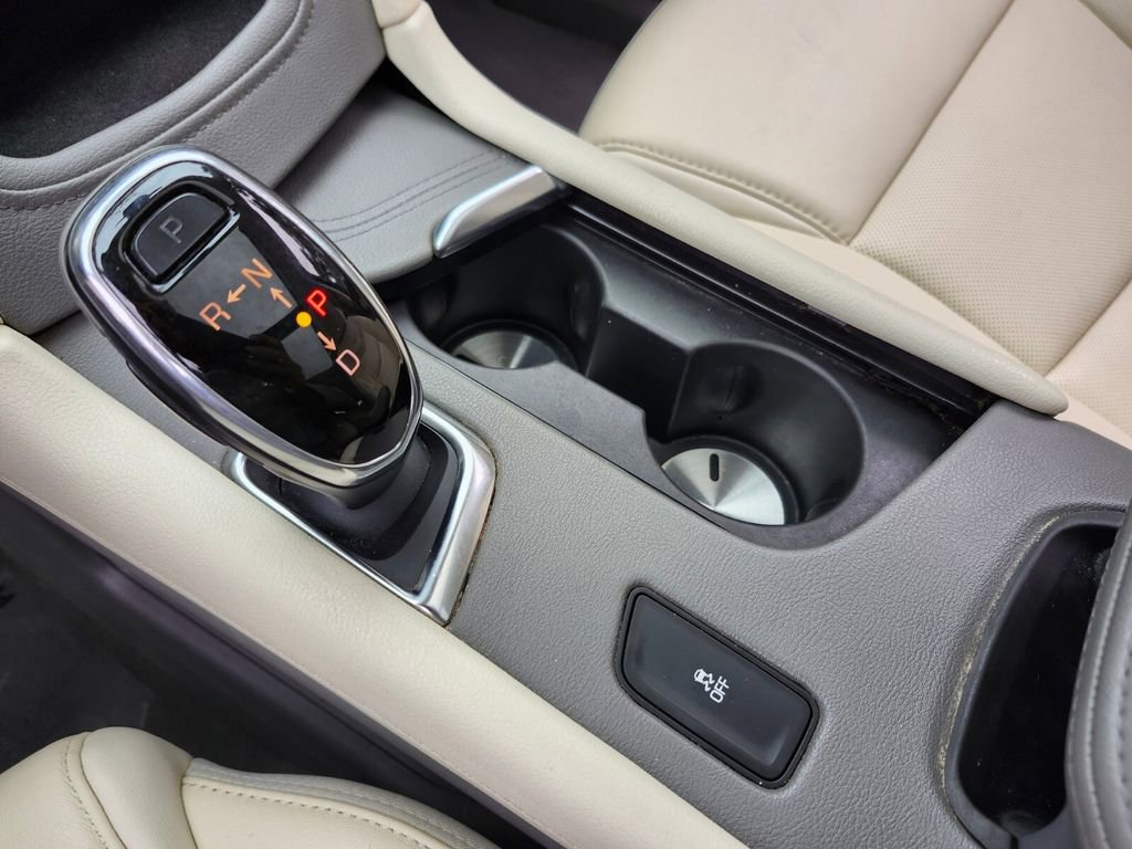 Used 2018 Cadillac XT5 Luxury w/ Driver Awareness Package image 27