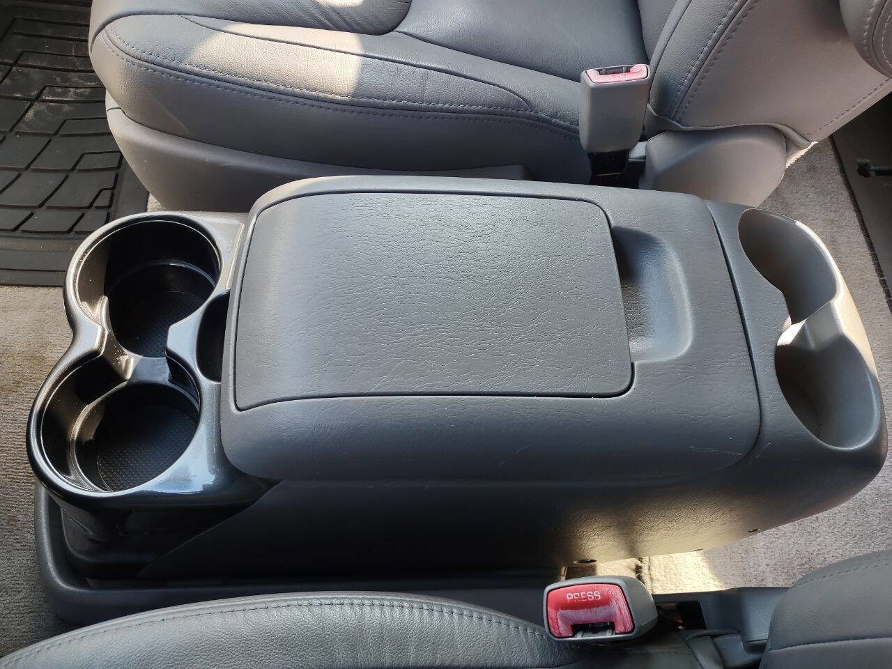 Used 2008 Toyota Sienna XLE image 15