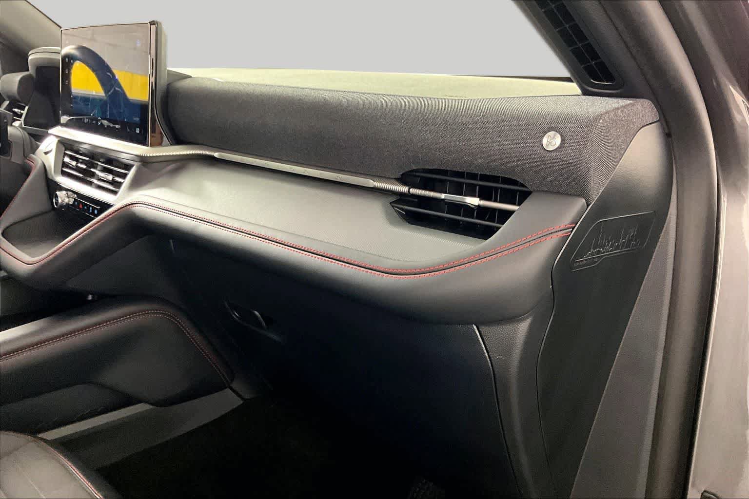 Used 2025 Ford Explorer ST-Line RWD image 17