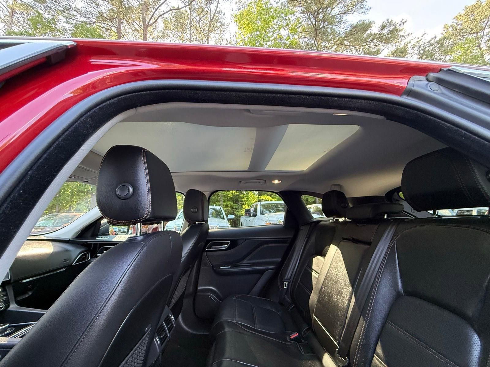 Used 2019 Jaguar F-PACE Prestige AWD/4WD image 43