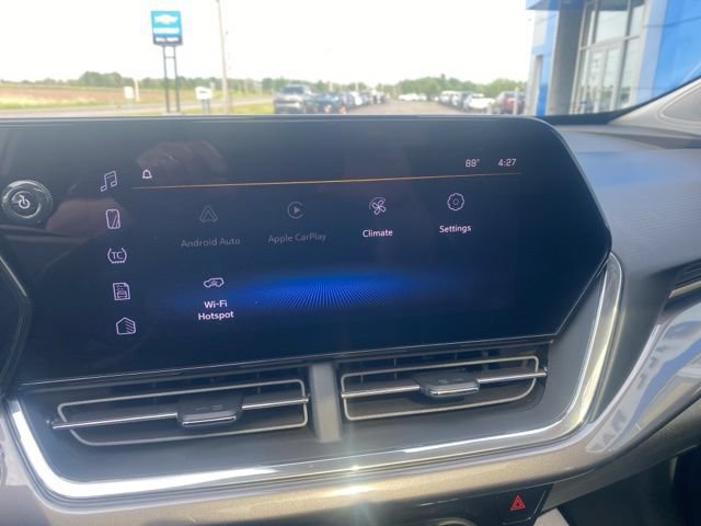 Used 2025 Chevrolet Trax ACTIV w/ Sunroof Package FWD image 11
