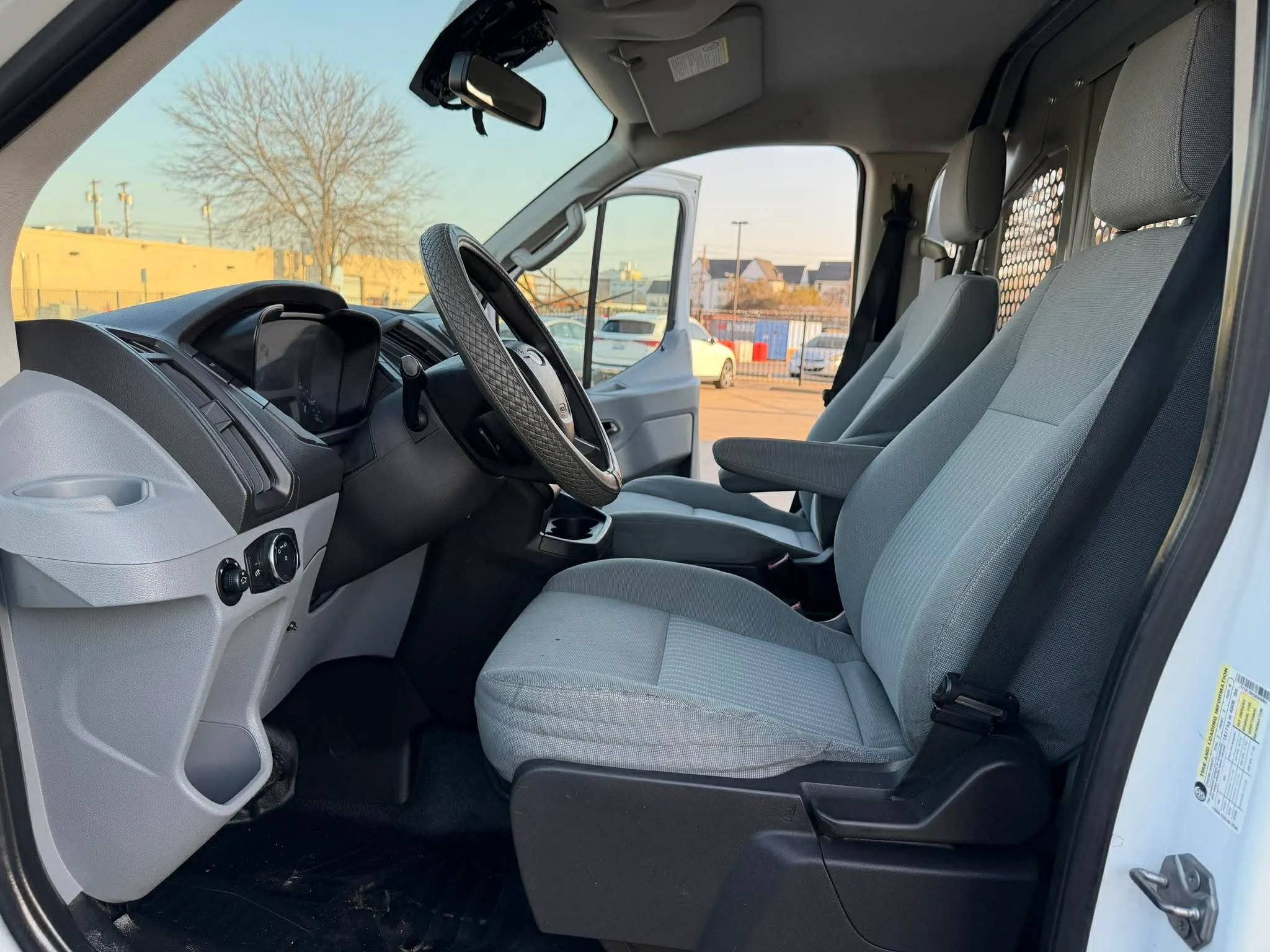 Used 2016 Ford Transit 250 130 Low Roof w/ Exterior Upgrade Package RWD image 17