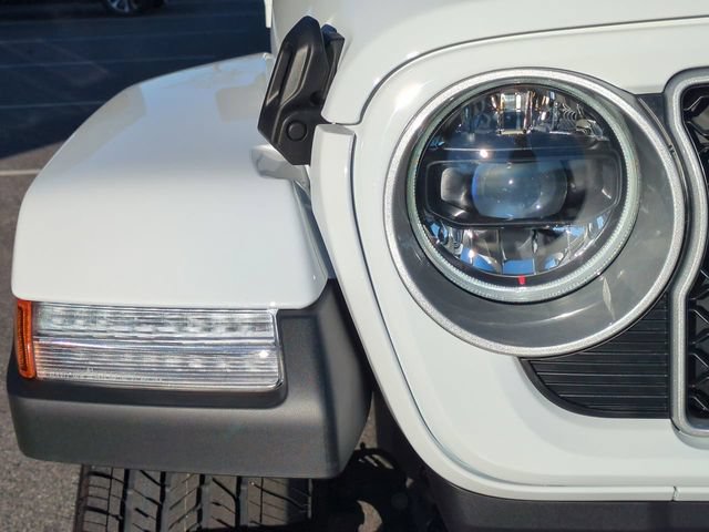 New 2026 Jeep Wrangler Sahara AWD/4WD image 10
