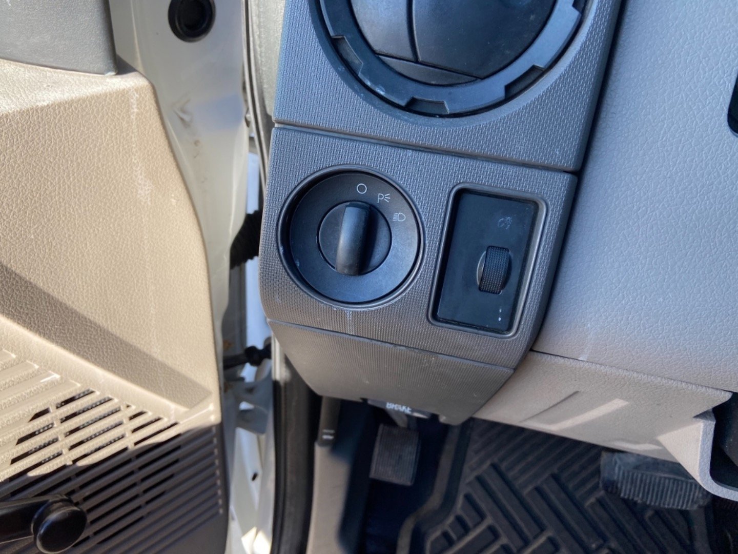 Used 2008 Ford F550 2WD Regular Cab Super Duty image 19