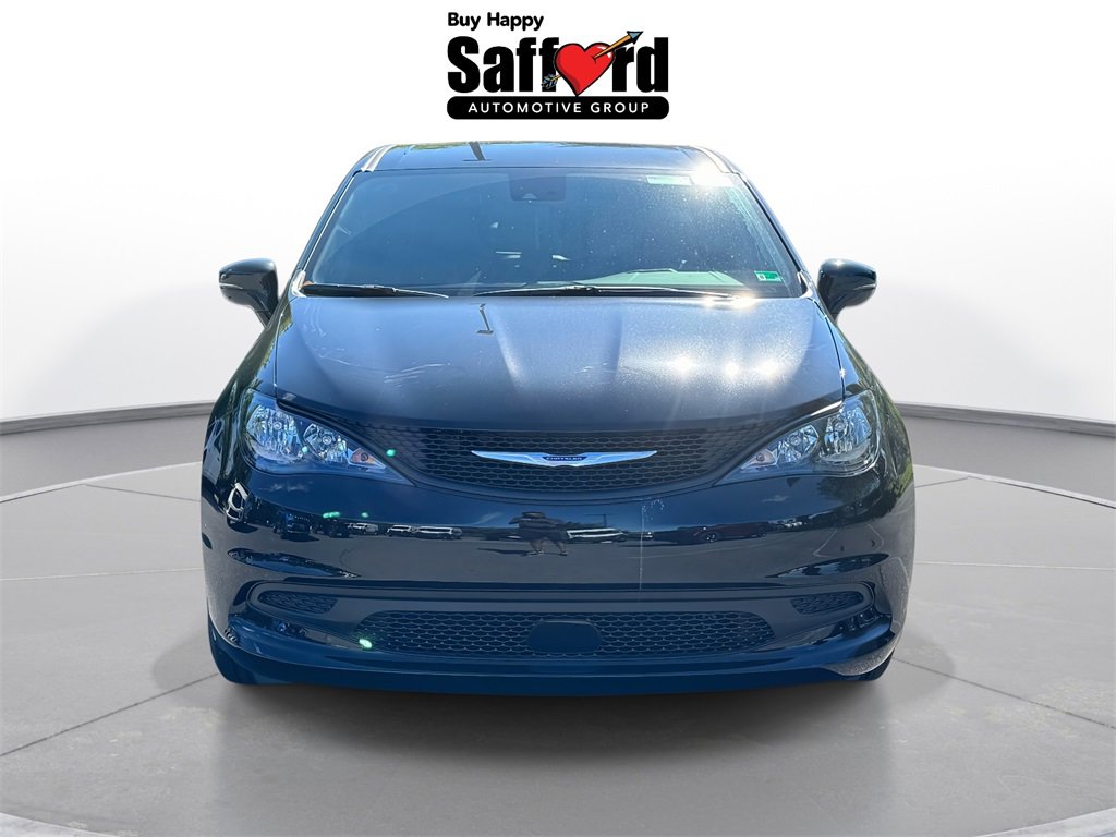 New 2026 Chrysler Voyager LX image 7