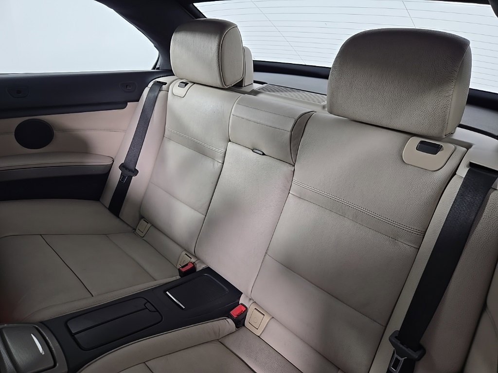 Used 2013 BMW 335i Convertible image 25