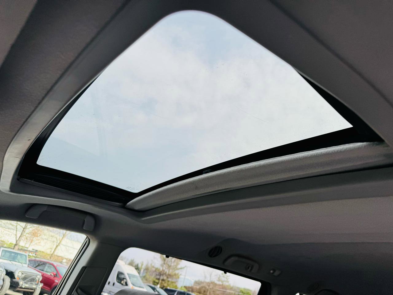 Used 2011 Toyota Sienna XLE image 18