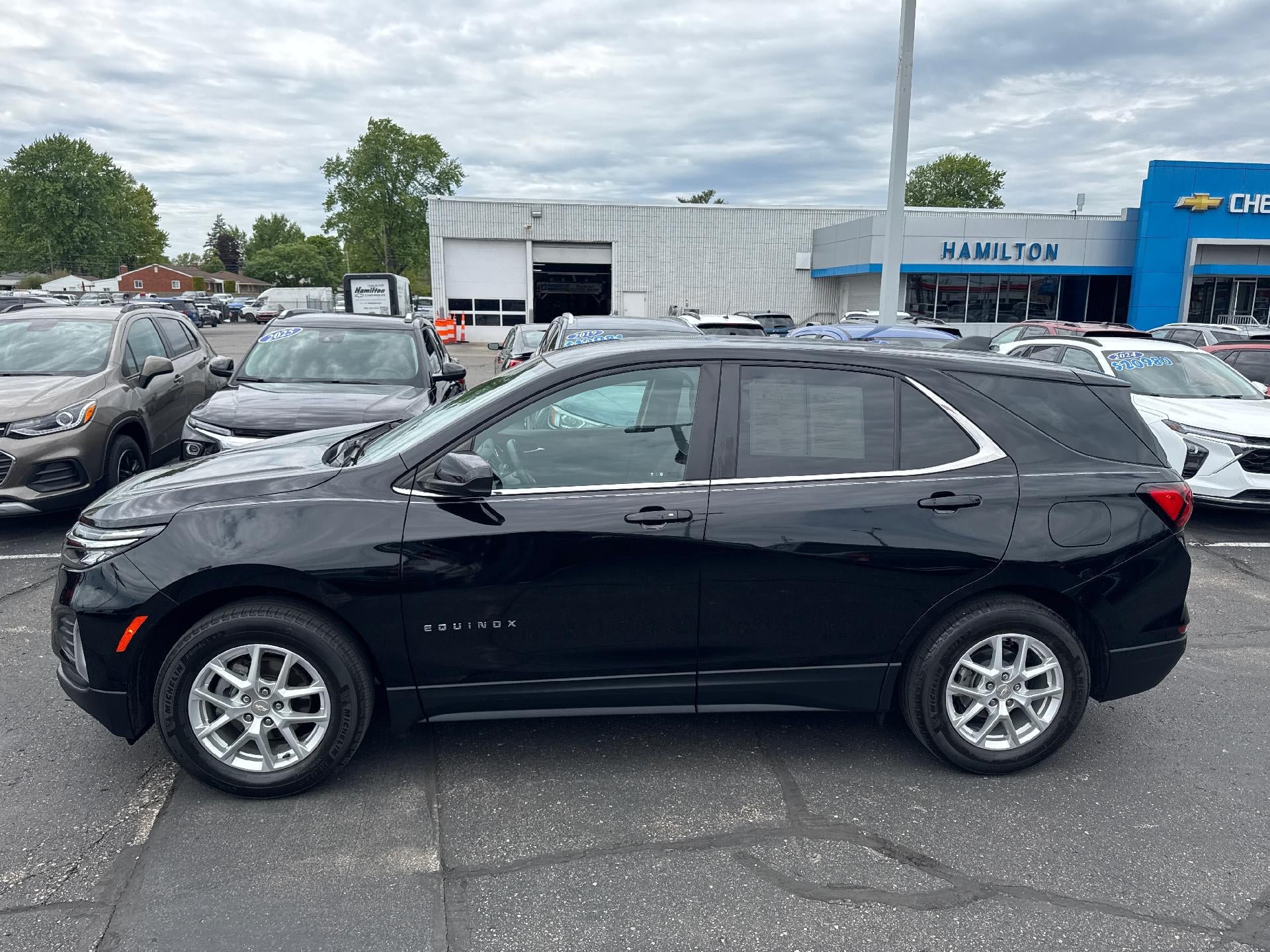 Used 2023 Chevrolet Equinox LT FWD image 4