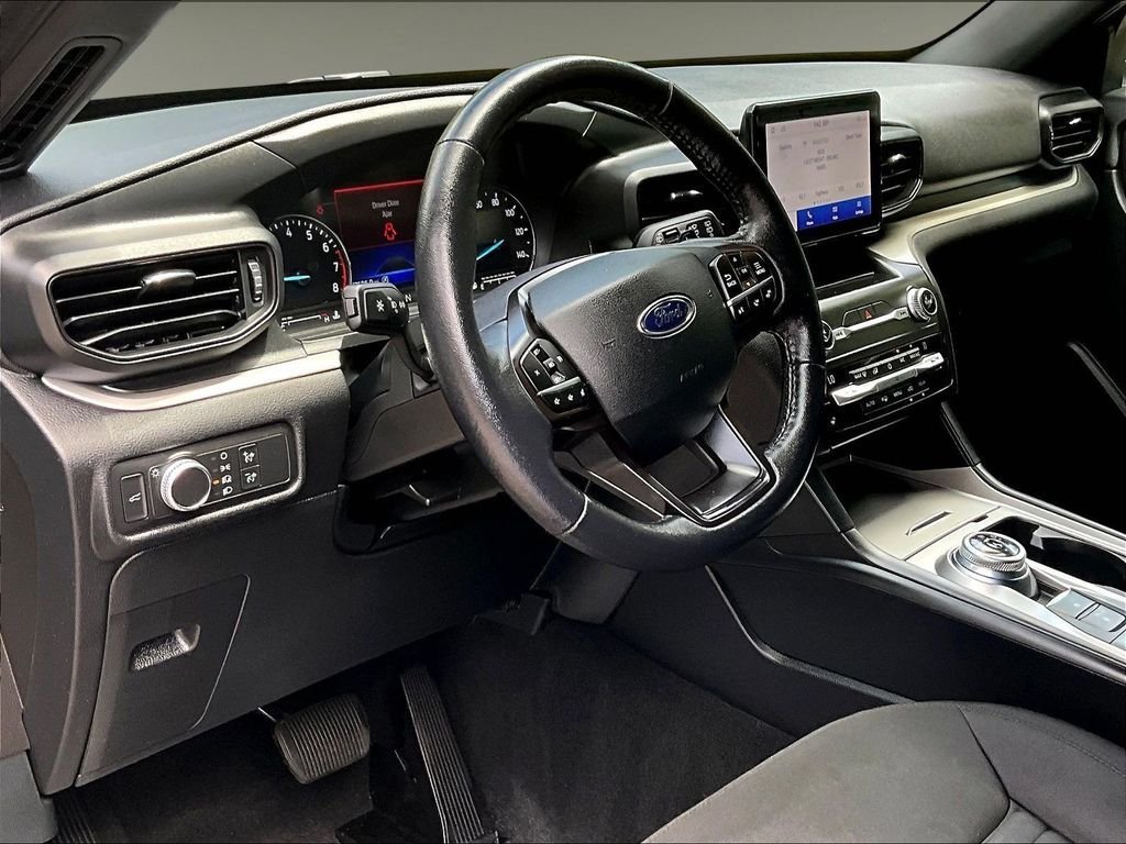 Used 2020 Ford Explorer XLT w/ Comfort Package AWD/4WD image 12