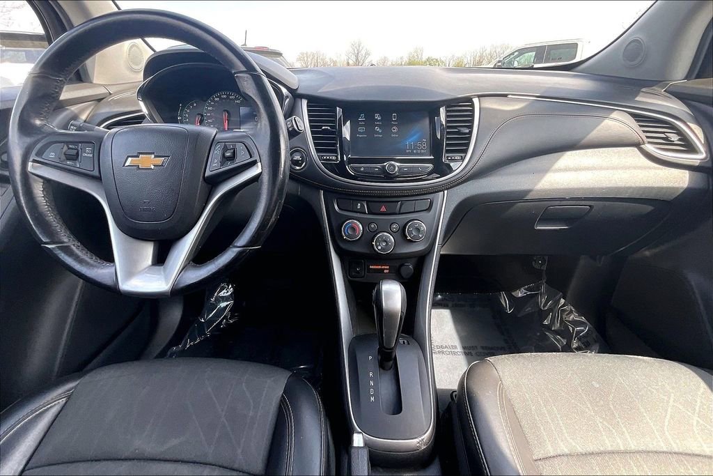 Used 2017 Chevrolet Trax LT w/ LT Convenience Package image 9