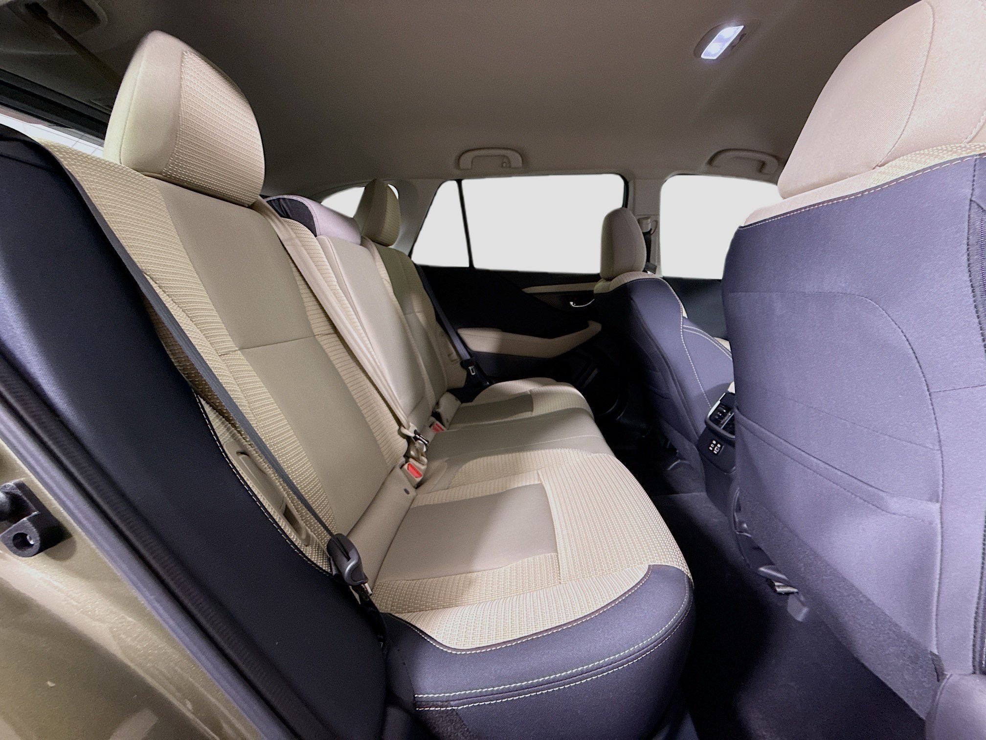 Used 2025 Subaru Outback Premium AWD/4WD image 27