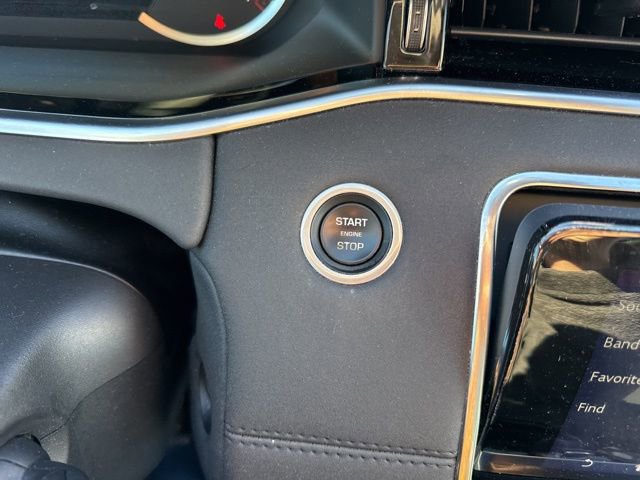 Used 2020 Land Rover Range Rover Evoque S image 22