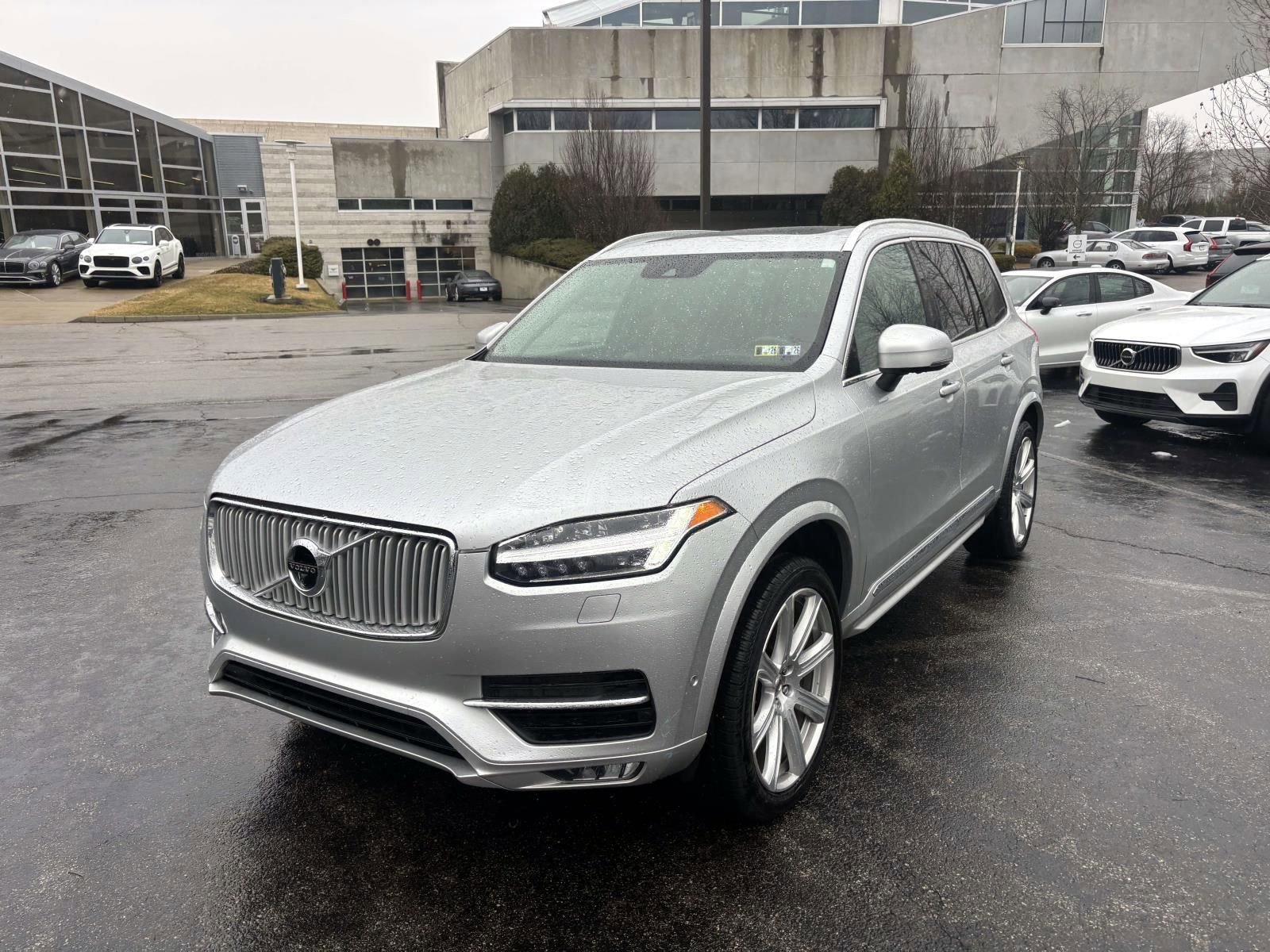 Used 2017 Volvo XC90 T6 Inscription w/ Vision Package image 3