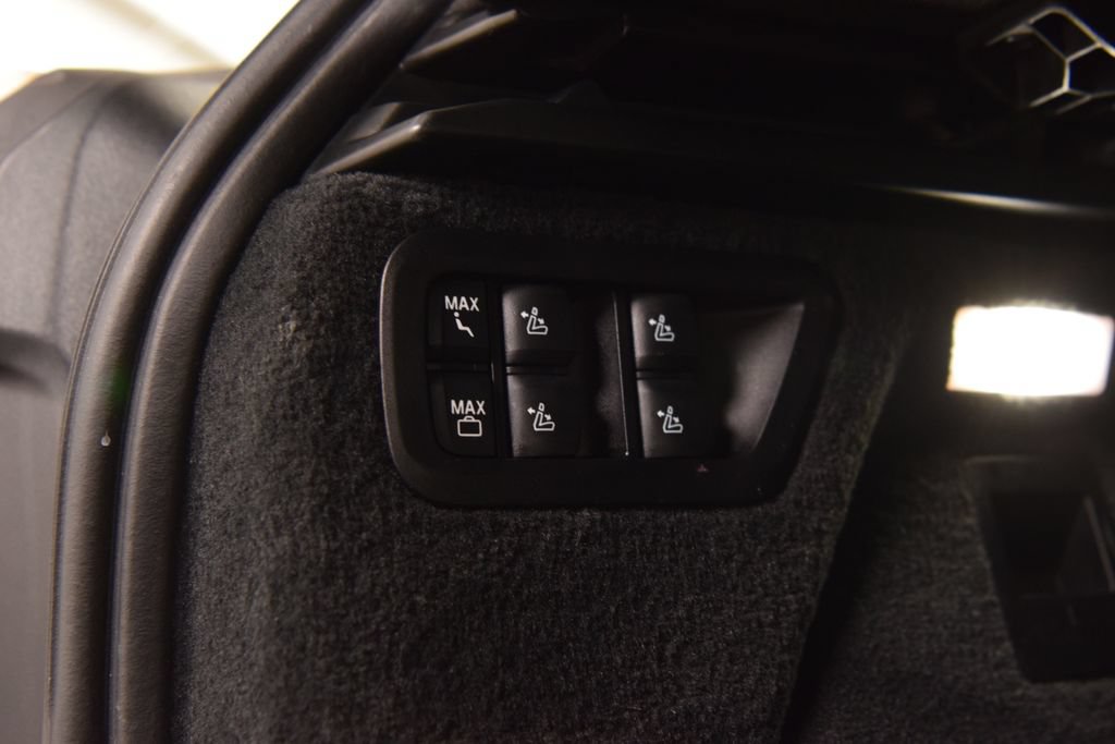 Used 2020 BMW X7 M50i w/ Dynamic Handling Package AWD/4WD image 27