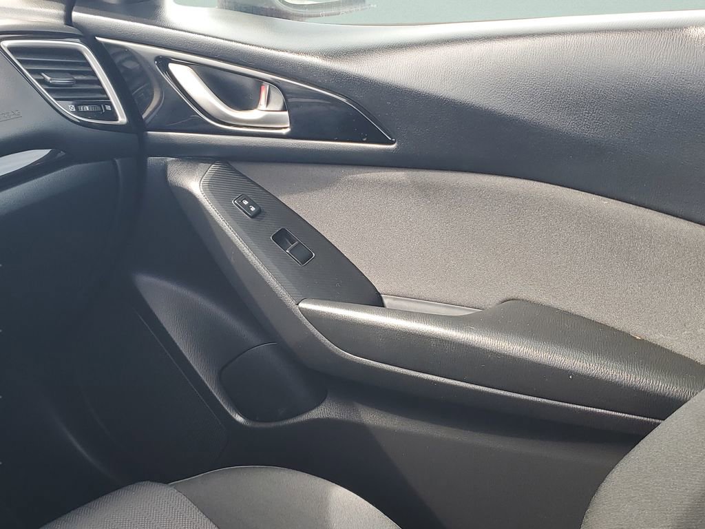 Used 2016 MAZDA MAZDA3 i Sport image 16