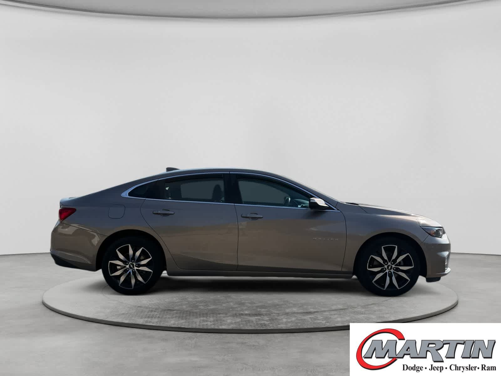 Used 2018 Chevrolet Malibu LT FWD image 4