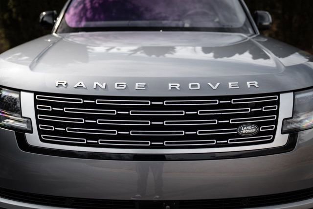 Used 2023 Land Rover Range Rover Long Wheelbase Autobiography image 20