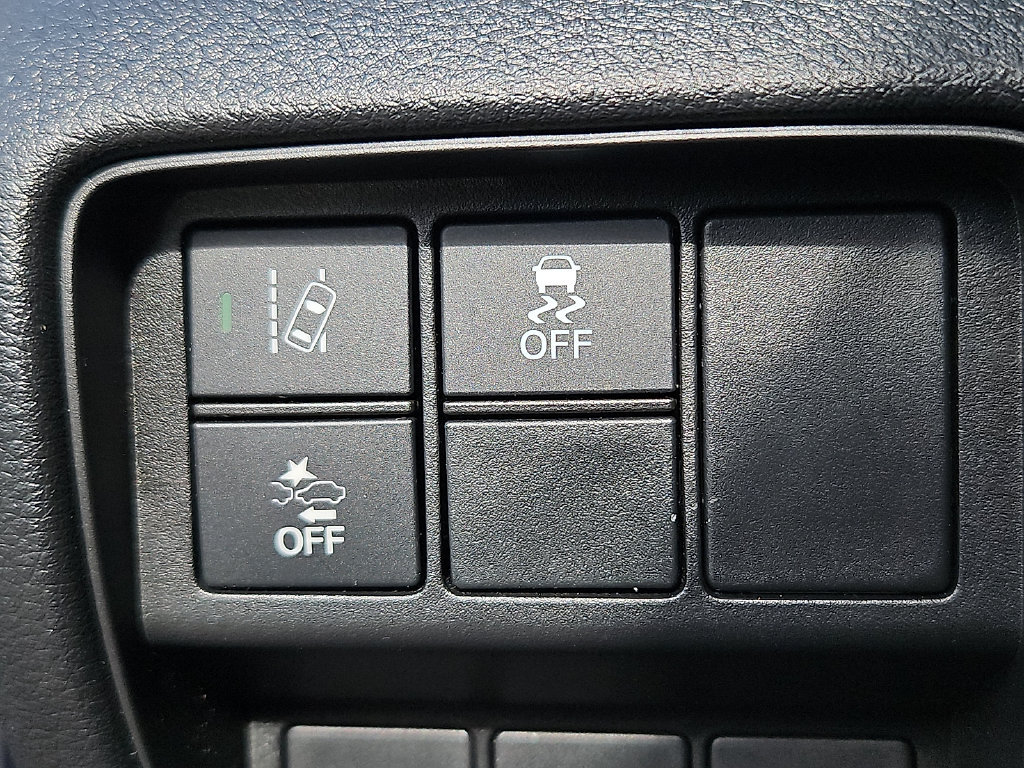 Used 2020 Honda CR-V LX image 24