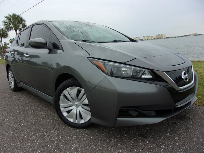 Used 2022 Nissan Leaf S FWD image 2