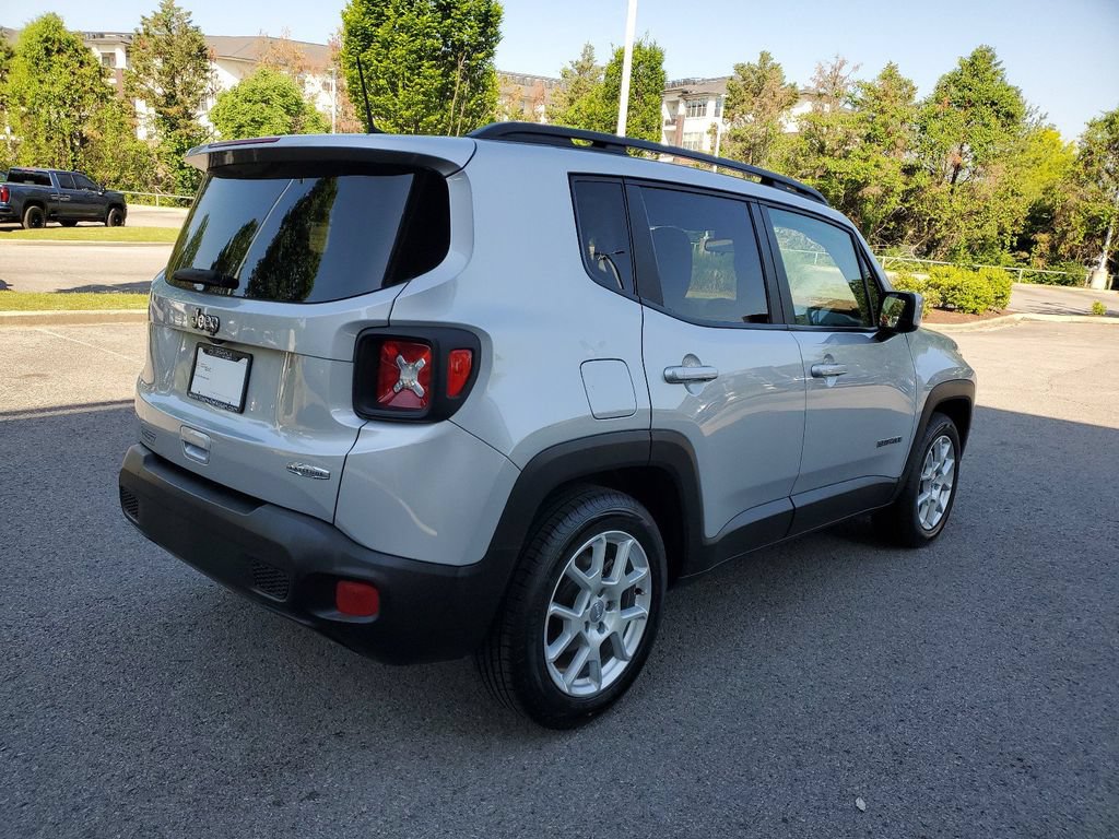Used 2021 Jeep Renegade Latitude FWD image 4
