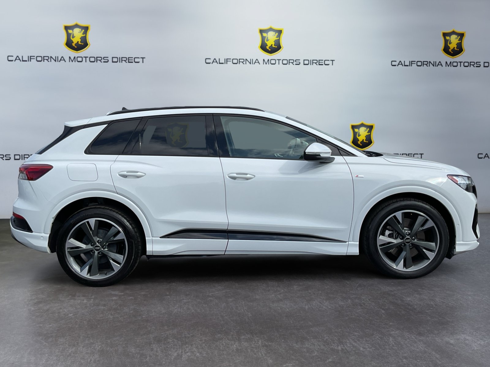 Used 2024 Audi Q4 e-tron Premium Plus w/ Premium Plus AWD/4WD image 4