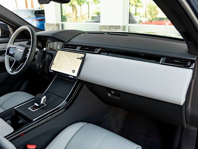 New 2026 Land Rover Range Rover Velar Dynamic SE image 29