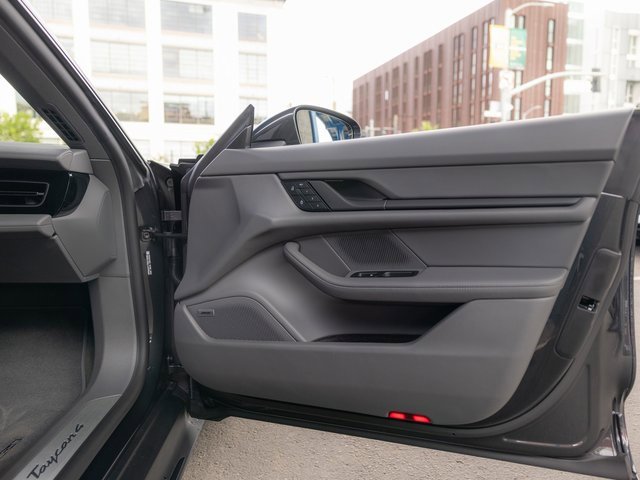 New 2025 Porsche Taycan image 38