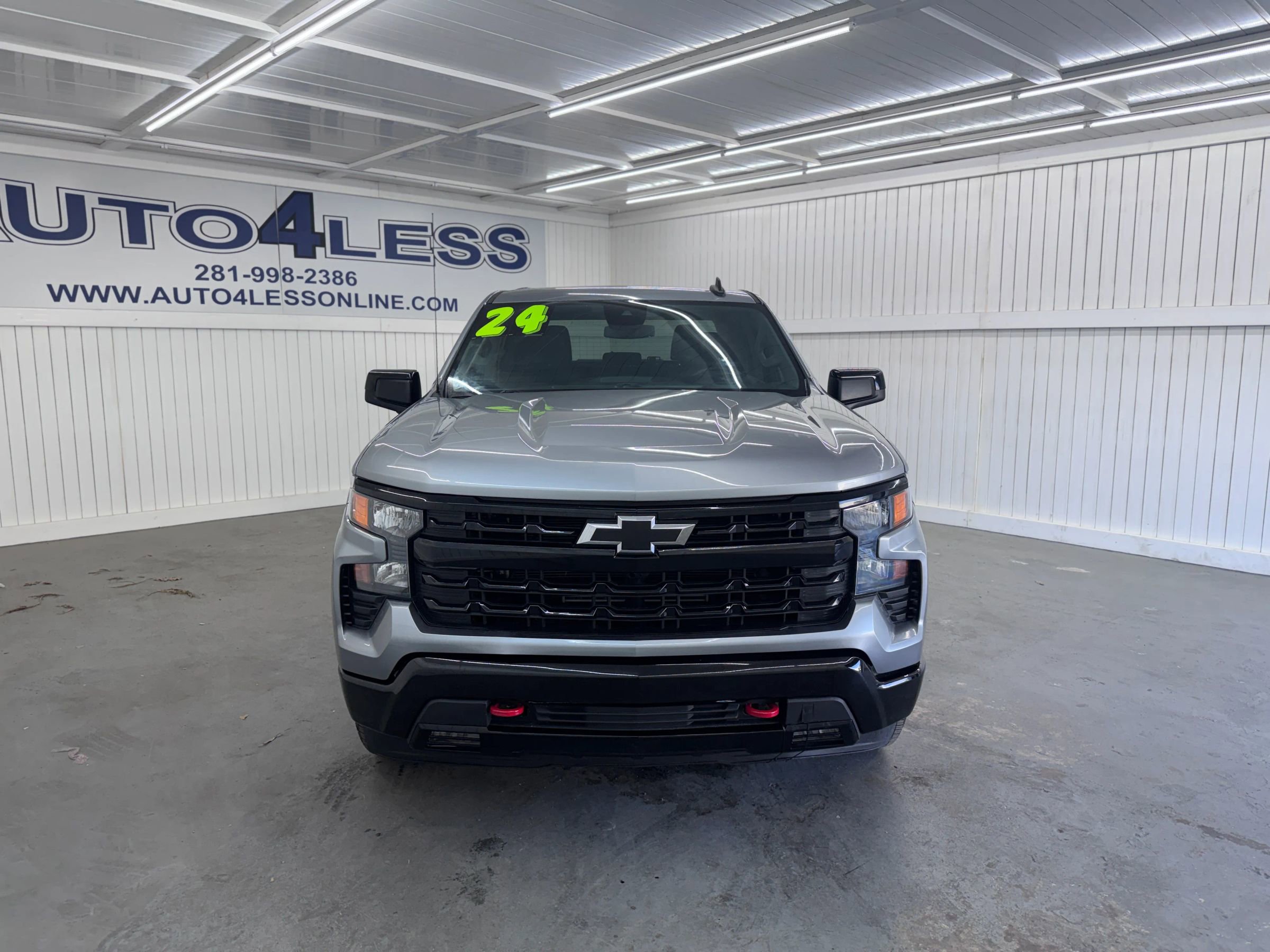 Used 2024 Chevrolet Silverado 1500 Custom RWD image 2