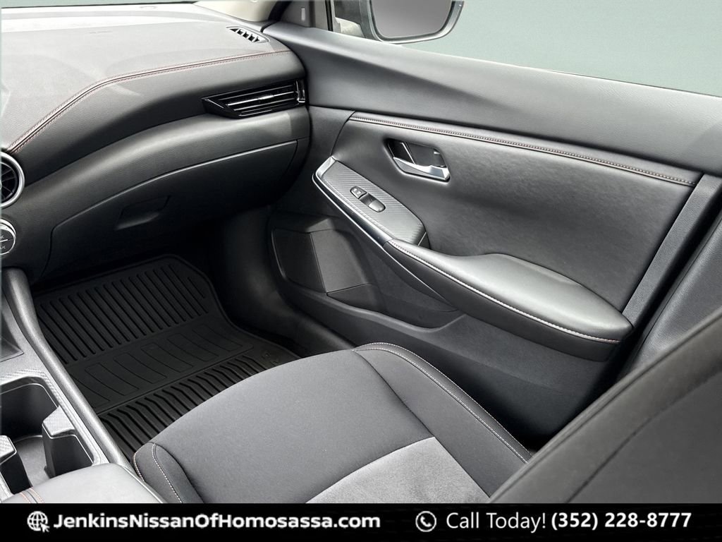 Certified 2025 Nissan Sentra SR image 32