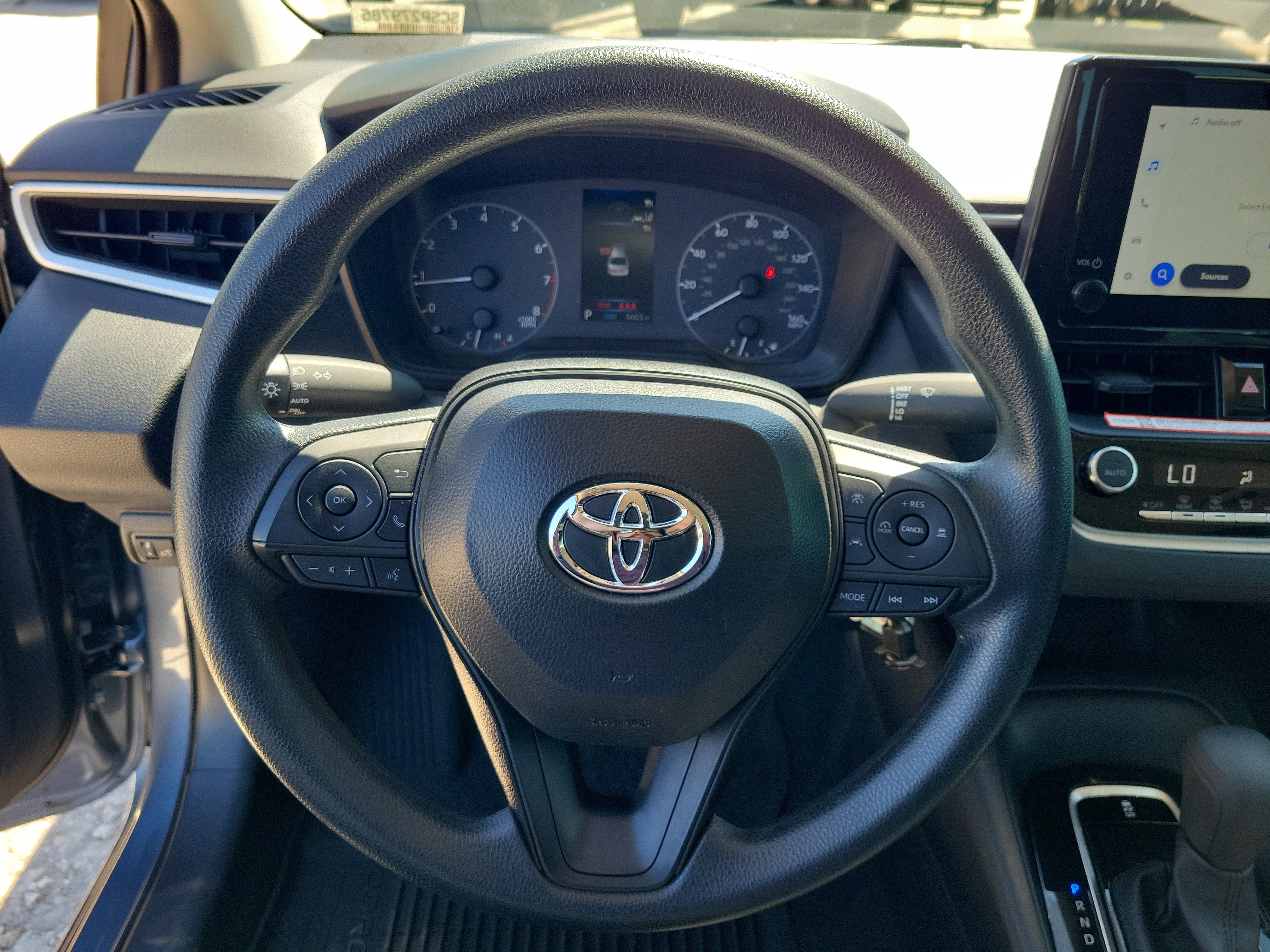 Used 2025 Toyota Corolla LE image 22