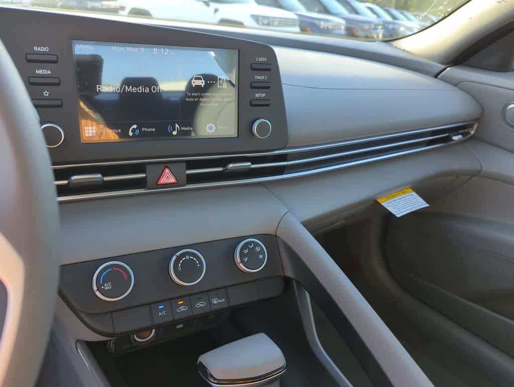 New 2026 Hyundai Elantra SE FWD image 27