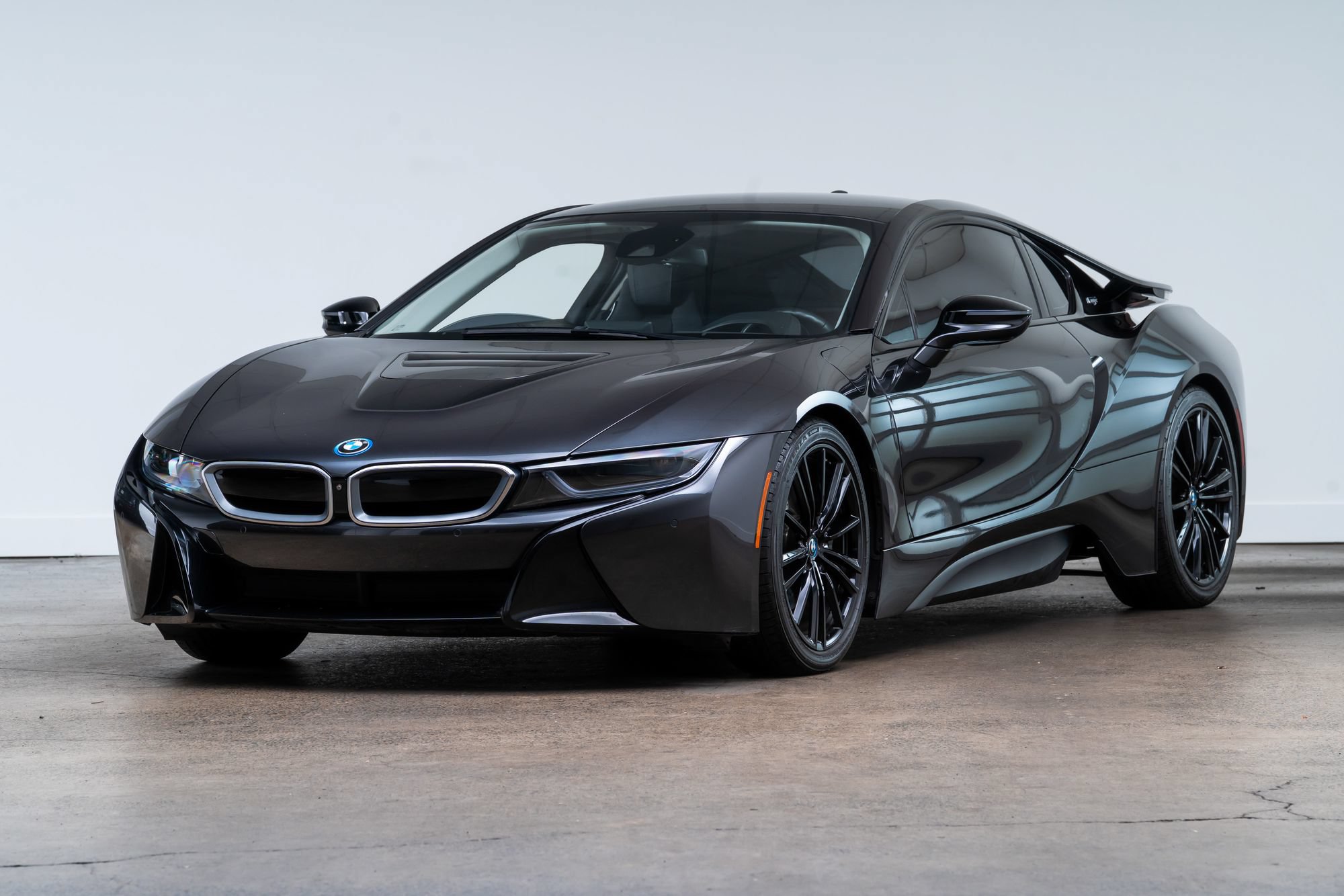 Used 2020 BMW i8 Coupe AWD/4WD image 4