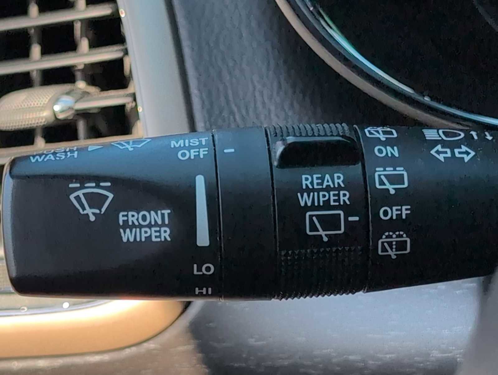 Used 2015 Jeep Grand Cherokee Limited image 25