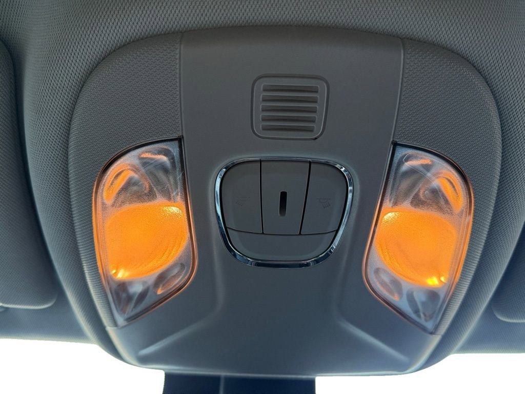 Used 2022 Jeep Compass Latitude image 13