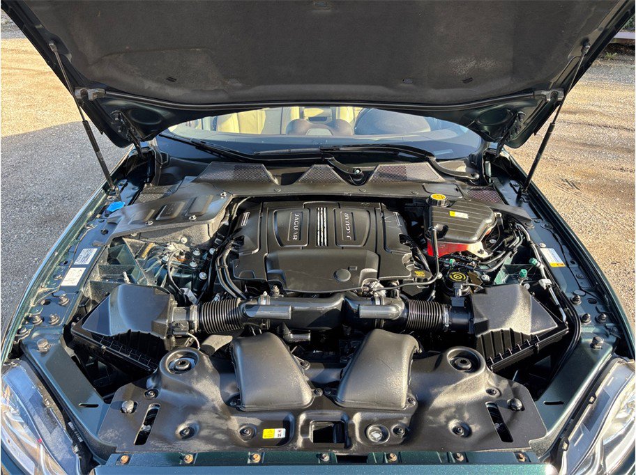 Used 2017 Jaguar XJ R-Sport image 52