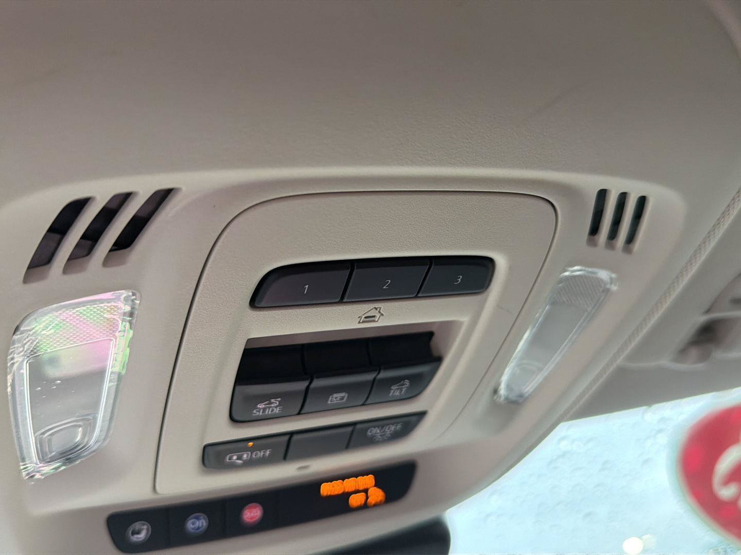 Used 2023 Buick Envision Avenir FWD image 29