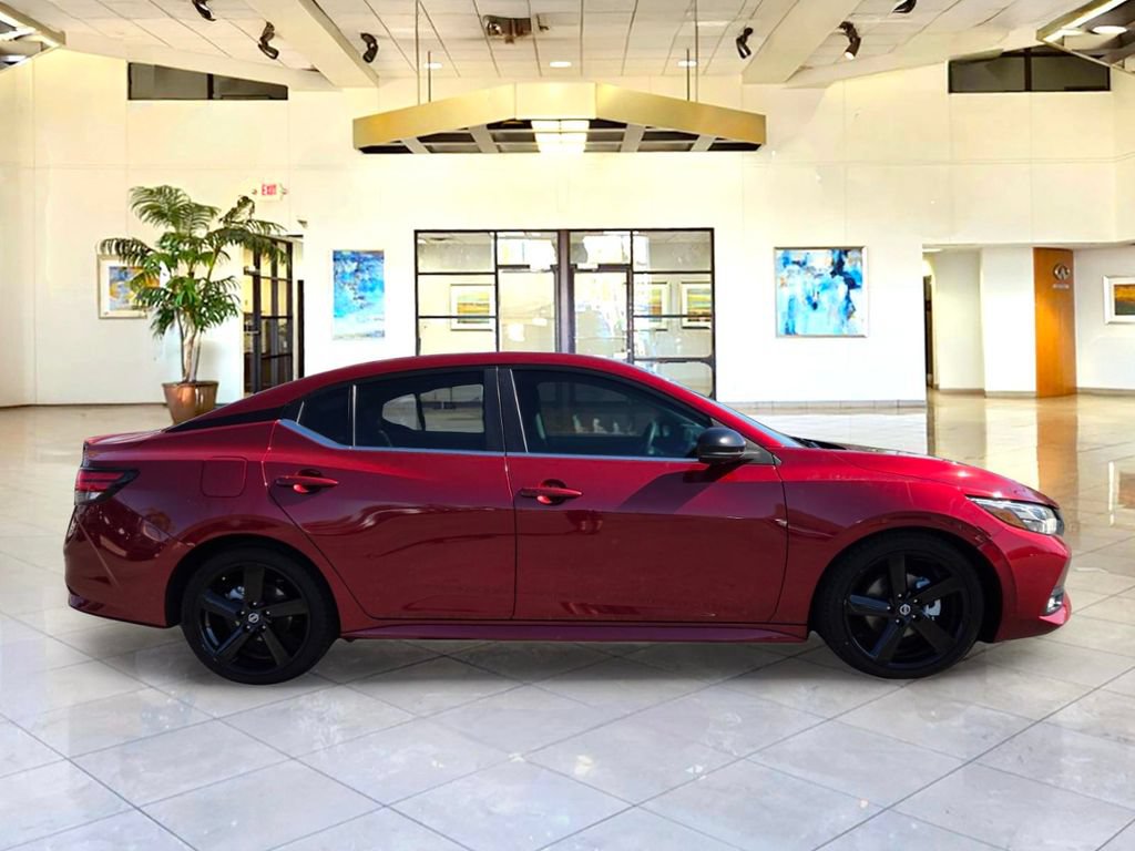 Used 2021 Nissan Sentra SR w/ Electronics Package FWD image 4