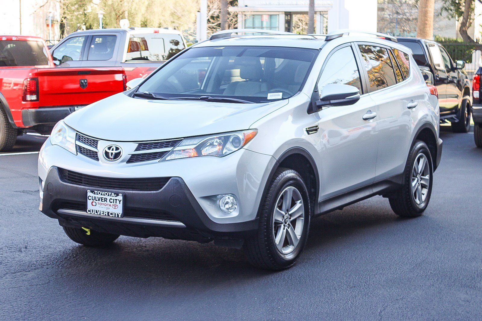 Used 2015 Toyota RAV4 XLE image 3