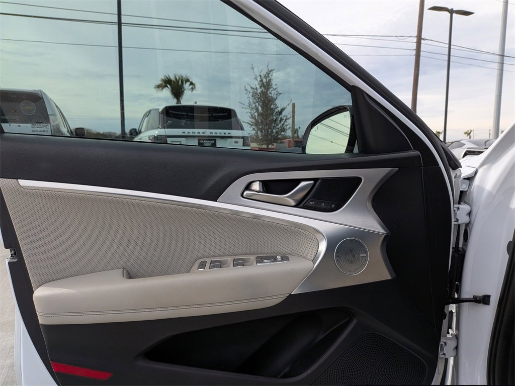 Used 2019 Genesis G70 2.0T Advanced w/ Elite Package image 9