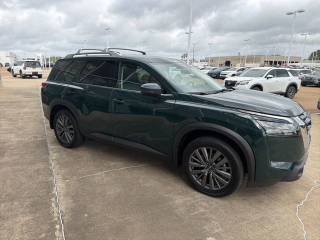 Certified 2025 Nissan Pathfinder SL w/ SL Premium Package image 5