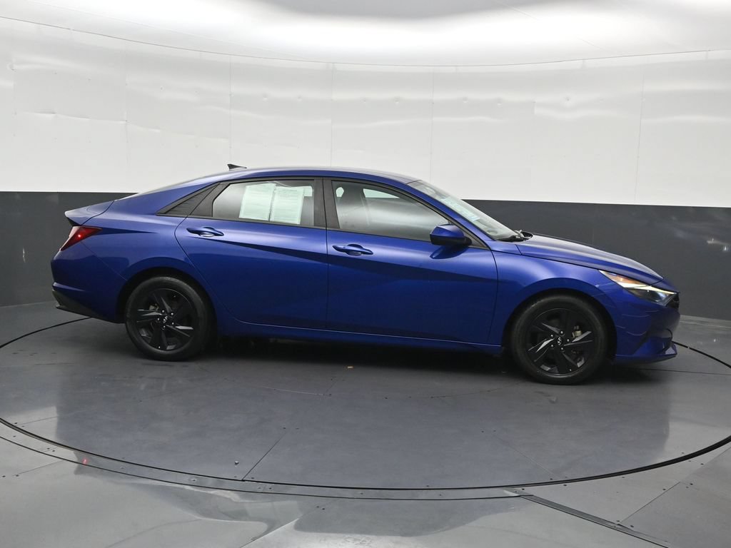 Used 2022 Hyundai Elantra SEL w/ Convenience Package FWD image 7