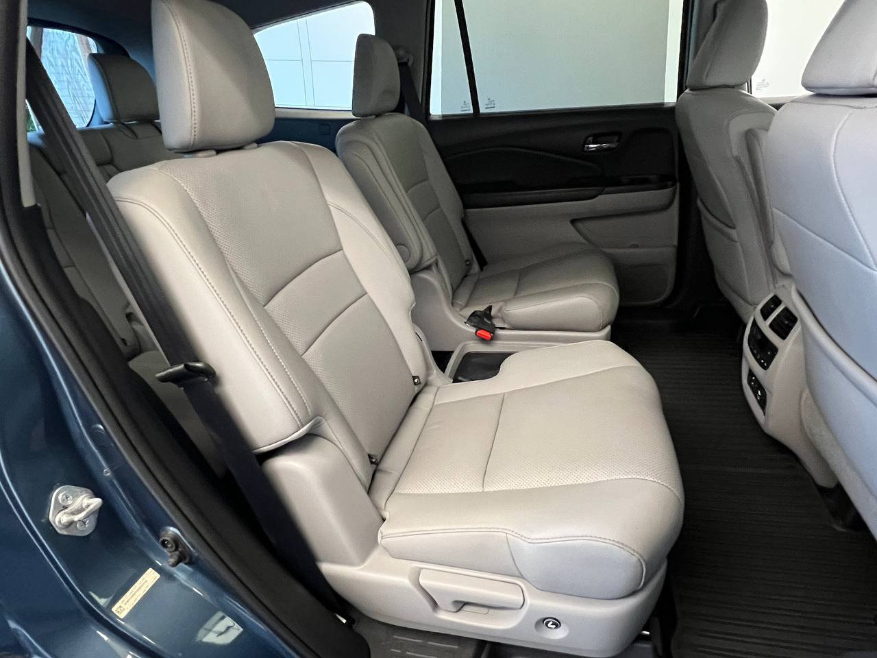 Used 2016 Honda Pilot Elite image 15