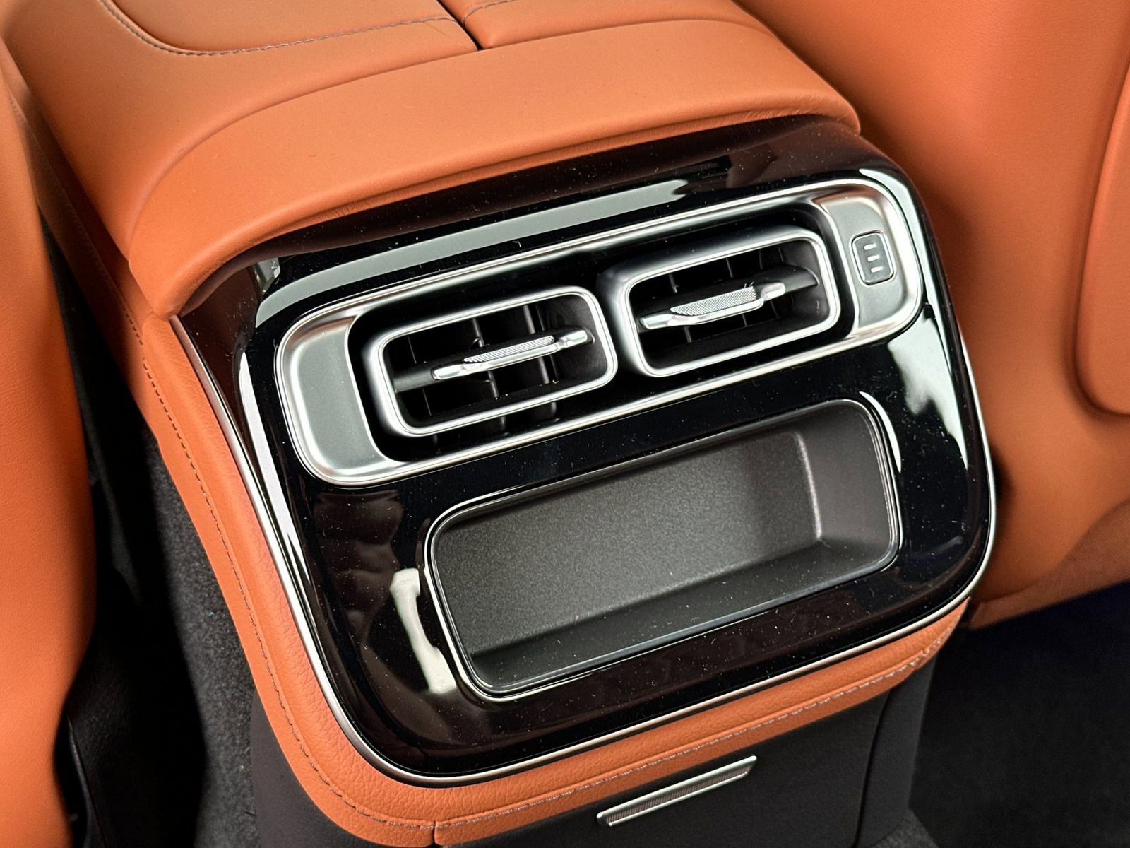 New 2026 Mercedes-Benz S 580e 4MATIC Sedan image 13